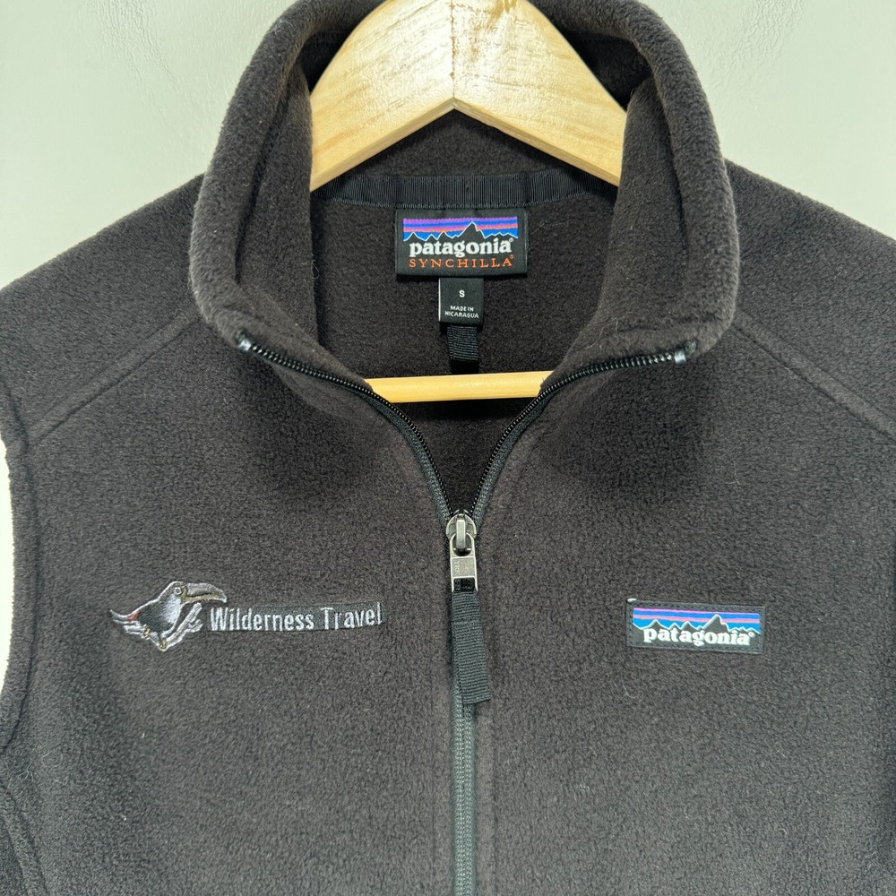 Patagonia Classic Synchilla Fleece Vest Women Small Black Wilderness Logo - Picture 3 of 10